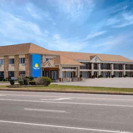 Days Inn By Wyndham St. Charles Il