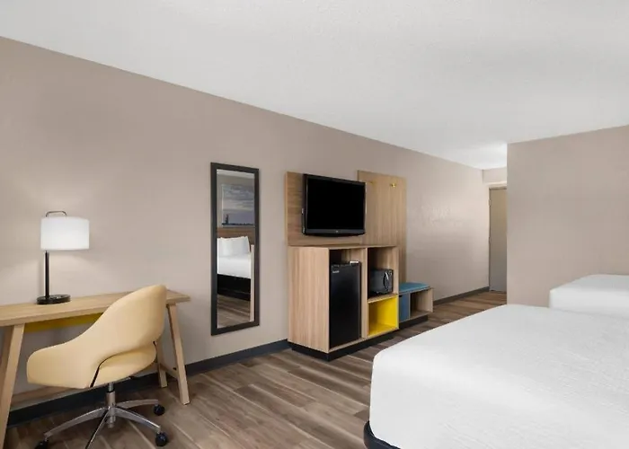 Days By Wyndham St. Charles Il Saint Charles